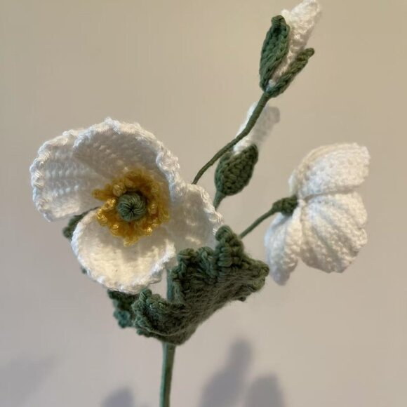 Hand-Crocheted Poppy Flower Bouquet - Symbol of Remembrance and Beauty 15" - Picture 4 of 6